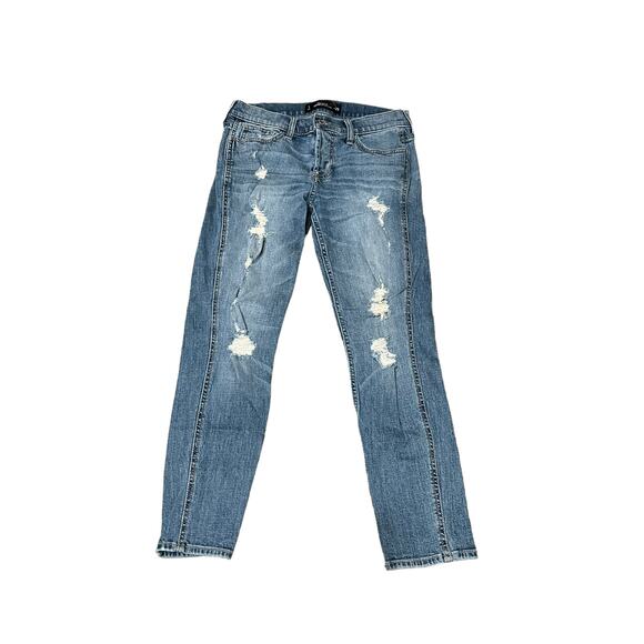 Hollister - Picture 2 of 12